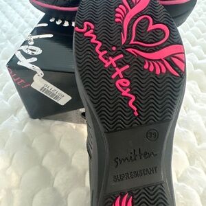 Smitten lightweight Nursing clogs
